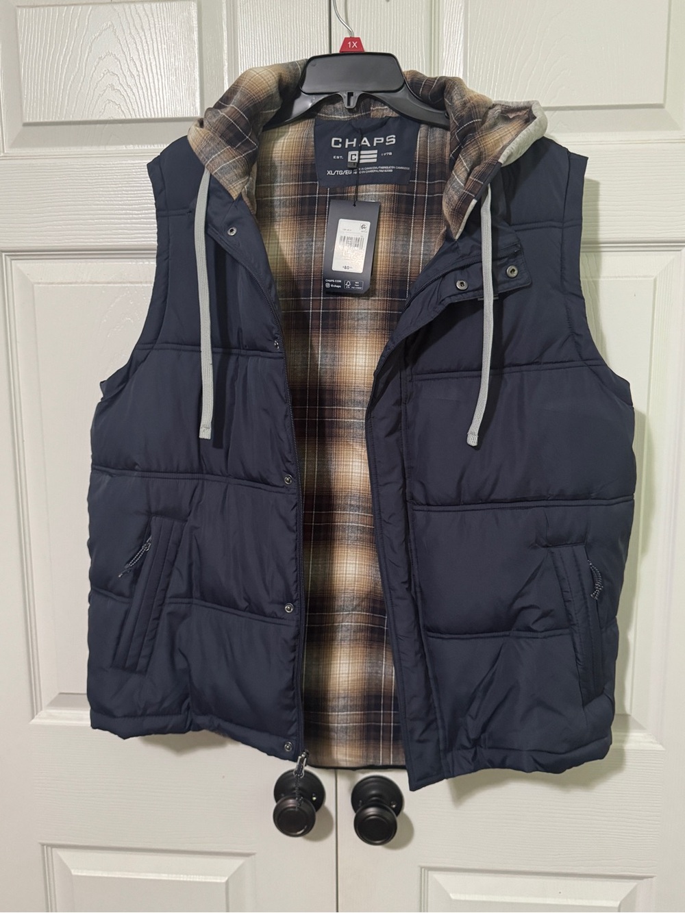Chaps Men's Navy Quilted Vest with Plaid Lining